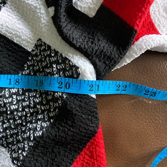 ALFRED DUNNER PETITE Red Black Cardigan w/attached Black Tank 3/4 Sleeve Size PM - Picture 7 of 10